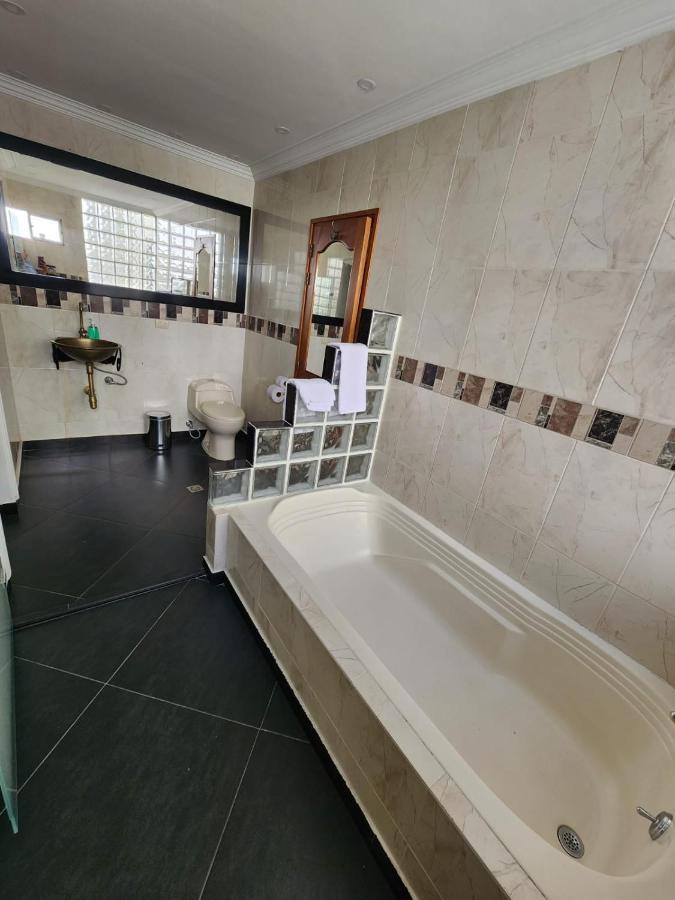 Hotel Boutique Deluxe Home Medellín Buitenkant foto