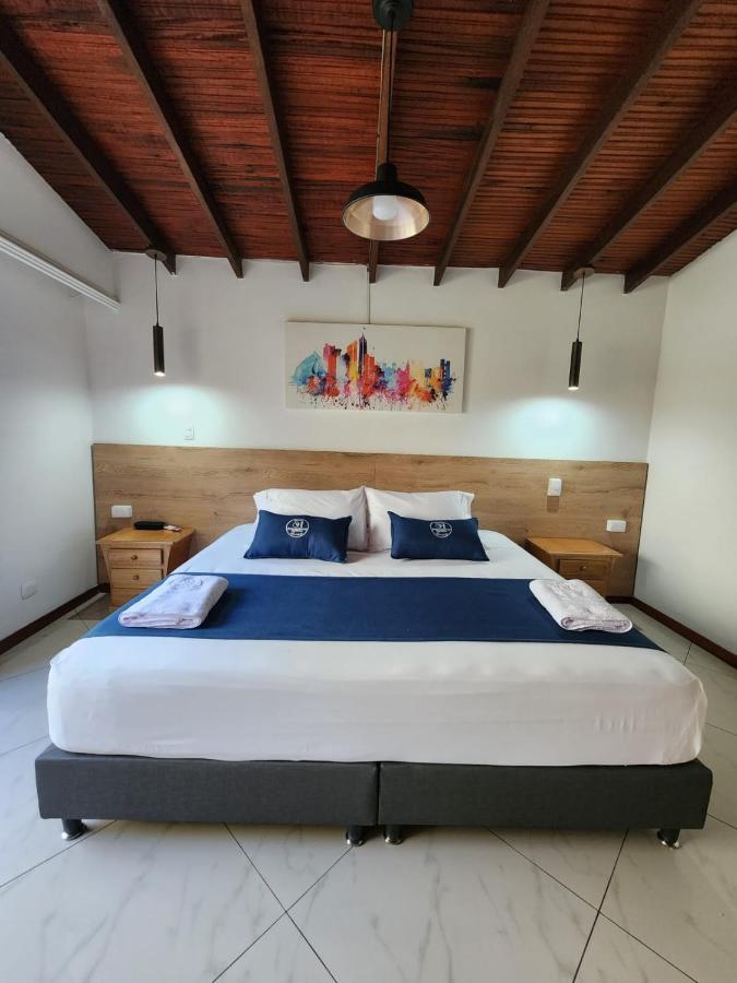 Hotel Boutique Deluxe Home Medellín Buitenkant foto