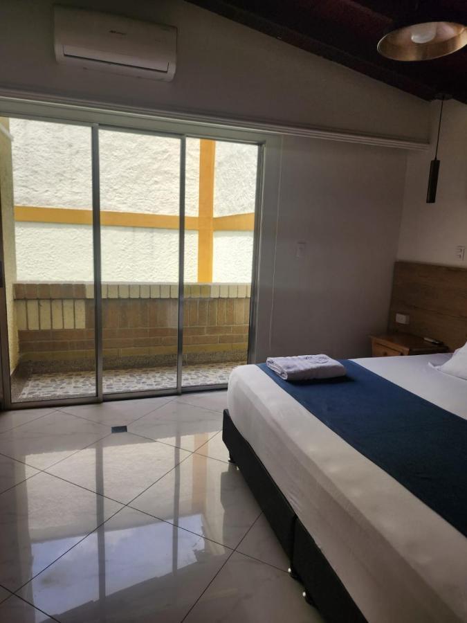 Hotel Boutique Deluxe Home Medellín Buitenkant foto