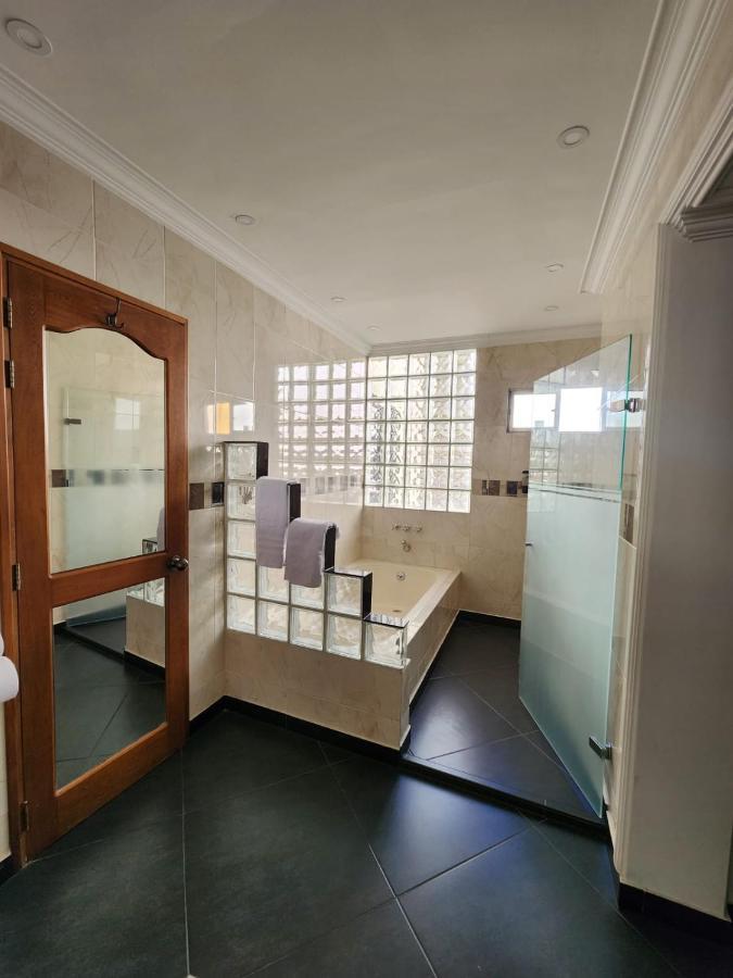 Hotel Boutique Deluxe Home Medellín Buitenkant foto